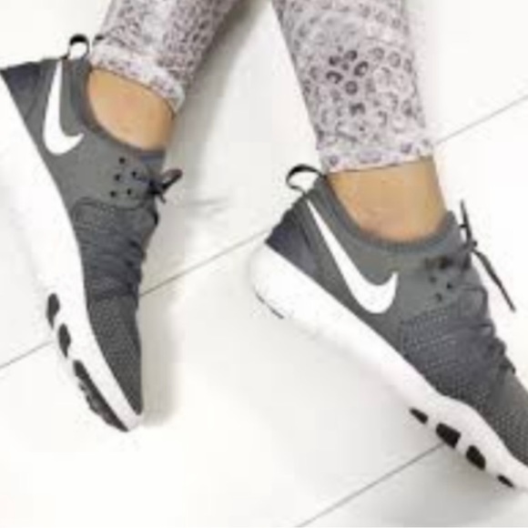 Nike Free TR7 Dark Gray and White Size Athletic Training Sneakers 7.5 - Picture 2 of 10